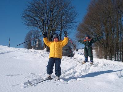 wiesenfelden-winterurlaub-langlaufen-skiurlaub-kinder